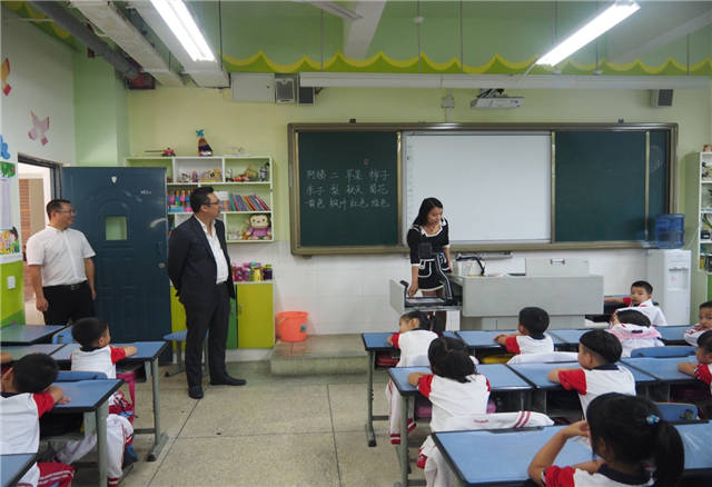 熱烈歡迎香港西貢區(qū)工商聯(lián)魏志偉會(huì)長(zhǎng)一行到東辰集團(tuán)參觀(guān)訪(fǎng)問(wèn)